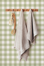 Dorothy Gingham Wallpaper _Pear Green